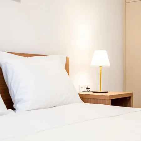 Apartamento Port Cyan - 2 Min Walk To Harbor & Beaches *