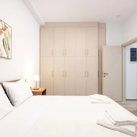 Port Cyan - 2 Min Walk To Harbor & Beaches Apartment *