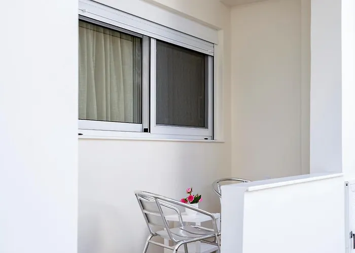 Port Cyan - 2 Min Walk To Harbor & Beaches