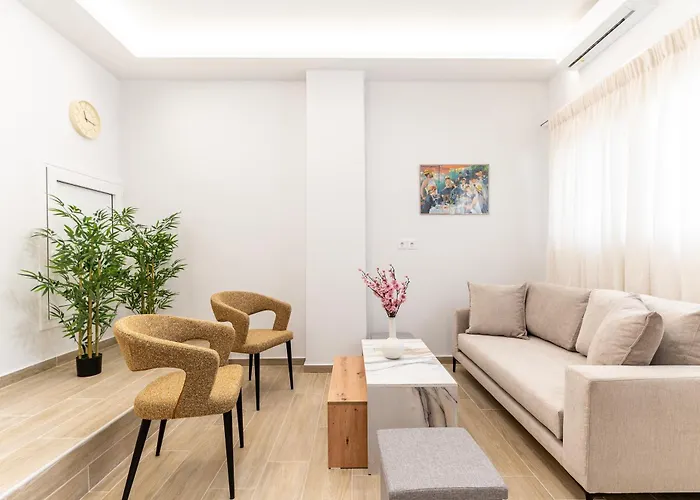 Port Cyan - 2 Min Walk To Harbor & Beaches